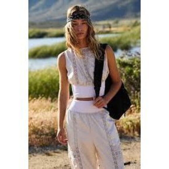 Free People FP Movement - Oh Hey Applique Crop Size XS - Picture 1 of 8